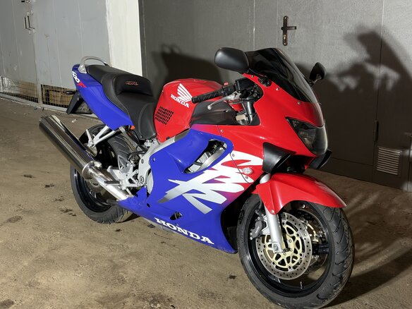 1999 Honda CBR 600F, красный, 380000 рублей - вид 4