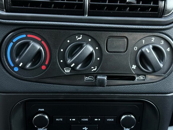 2026 Lada (ВАЗ) Niva Travel I Рестайлинг, коричневый, 1737000 рублей - вид 19