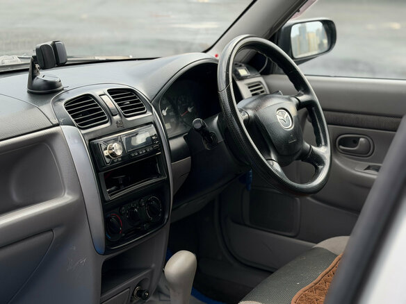 2001 Mazda Demio I (DW), серебристый, 109000 рублей - вид 15