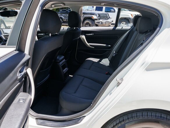 2015 BMW 1 серии 118i II (F20/F21) Рестайлинг, белый - вид 10
