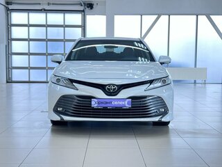 2021 Toyota Camry VIII (XV70), белый, 3120000 рублей, вид 2