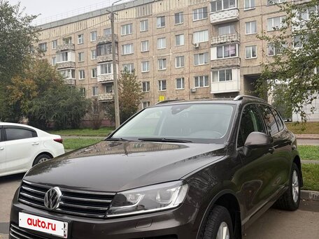 2015 Volkswagen Touareg II Рестайлинг, коричневый, 2490000 рублей, вид 2