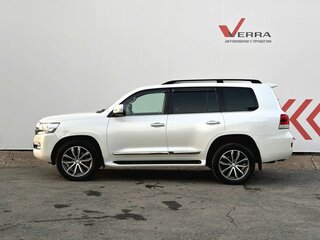 2016 Toyota Land Cruiser 200 Series Рестайлинг 2, белый, 5890000 рублей, вид 2