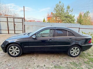 2001 Mercedes-Benz C-Класс 240 II (W203), чёрный, 400000 рублей, вид 4