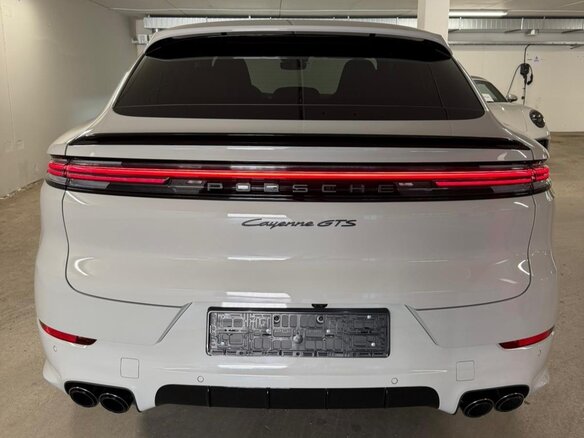 2026 Porsche Cayenne GTS Coupé III Рестайлинг, серый, 29490000 рублей - вид 3