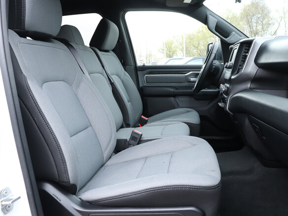 2022 Ram 1500 Crew Cab V, белый, 5801400 рублей - вид 31
