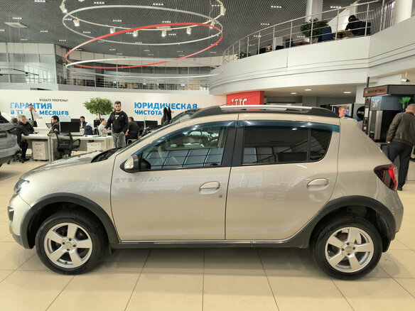 2017 Renault Sandero Stepway II, бежевый, 830000 рублей - вид 7
