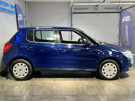 2011 Skoda Fabia II Рестайлинг, синий, 630000 рублей, вид 4