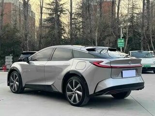 2026 Toyota bZ5 550, серый, 4373400 рублей, вид 3