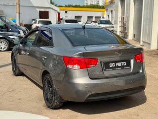 2011 Kia Cerato 6-speed II, серый, 630000 рублей, вид 4