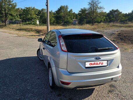2010 Ford Focus II Рестайлинг, серебристый, 370000 рублей, вид 5
