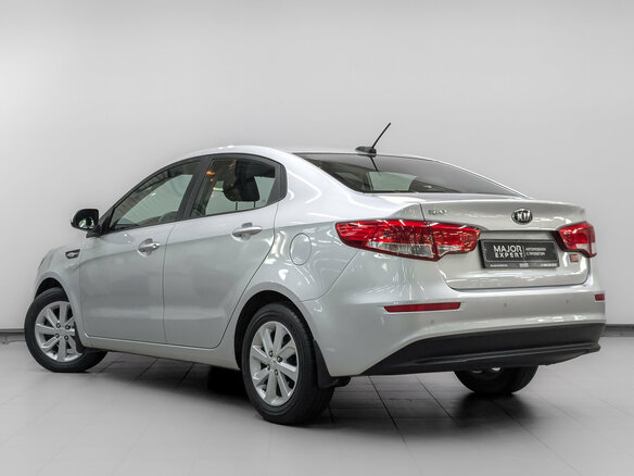 2017 Kia Rio III Рестайлинг, серебристый, 1165000 рублей - вид 6