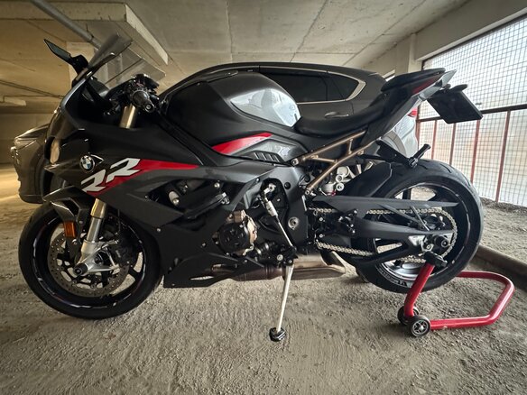 2021 BMW S 1000 RR, чёрный, 1950000 рублей - вид 2