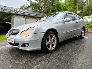 2004 Mercedes-Benz C-Класс 180 II (W203) Рестайлинг, серебристый, 360000 рублей, вид 1