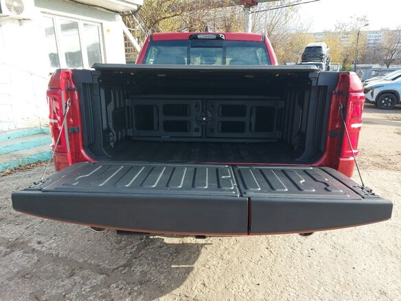 2026 Ram 1500 Crew Cab V Рестайлинг, красный, 10475000 рублей - вид 4
