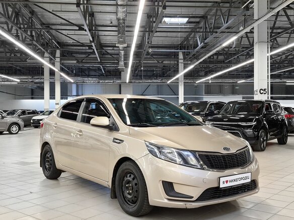 2012 Kia Rio III, бежевый, 599000 рублей - вид 2