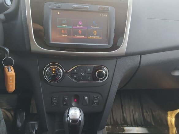 2016 Renault Sandero Stepway II, зелёный, 1200000 рублей - вид 9