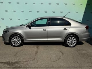 2021 Volkswagen Polo VI, серый, 1795000 рублей, вид 4