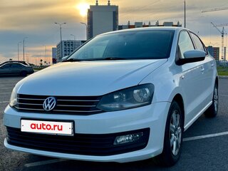 2016 Volkswagen Polo V Рестайлинг, белый, 950000 рублей, вид 1