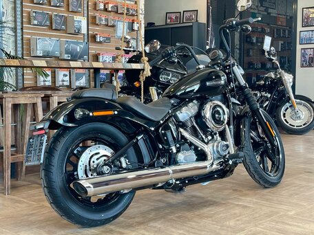 2025 Harley-Davidson Street Bob, чёрный, 2290000 рублей, вид 5