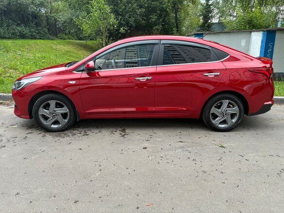 2021 Hyundai Solaris II Рестайлинг, красный, 1500000 рублей