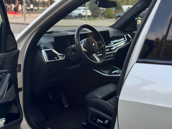 2025 BMW X5 40i IV (G05/G18) Рестайлинг, белый, 13000000 рублей - вид 9