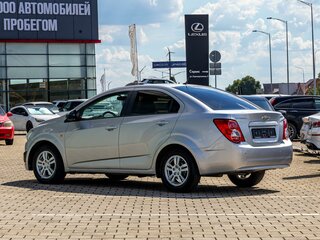 2013 Chevrolet Aveo II, серебристый, 695000 рублей, вид 4