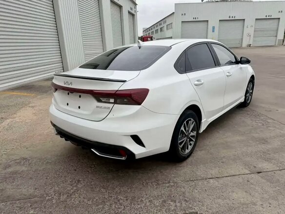 2023 Kia K3 II (China Market) Рестайлинг, белый, 1800000 рублей - вид 6
