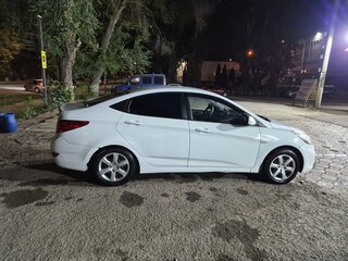 2011 Hyundai Solaris I, белый, 400000 рублей, вид 2