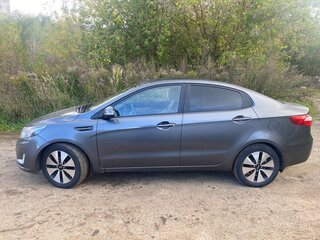 2012 Kia Rio 4-speed III, серый, 740000 рублей, вид 3