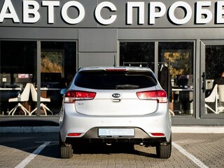 2016 Kia Rio III Рестайлинг, серебристый, 985000 рублей, вид 5
