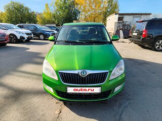 2010 Skoda Fabia II Рестайлинг, зелёный, 699000 рублей, вид 2
