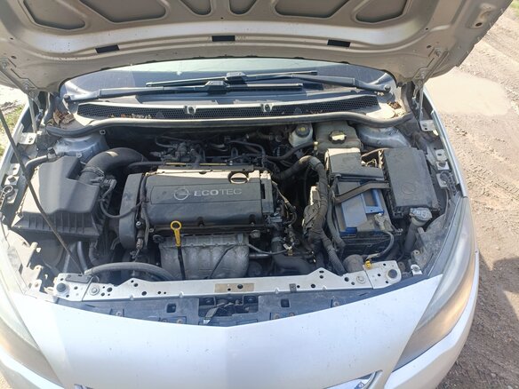 2013 Opel Astra J Рестайлинг, серебристый, 680000 рублей - вид 6