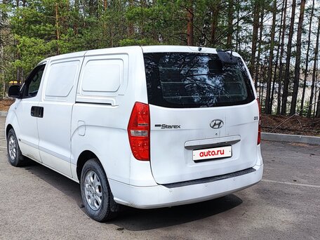2008 Hyundai Grand Starex, белый, 750000 рублей, вид 3