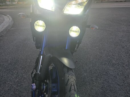 2015 Yamaha MT-09 Tracer (FJ-09), серый, 739000 рублей, вид 5