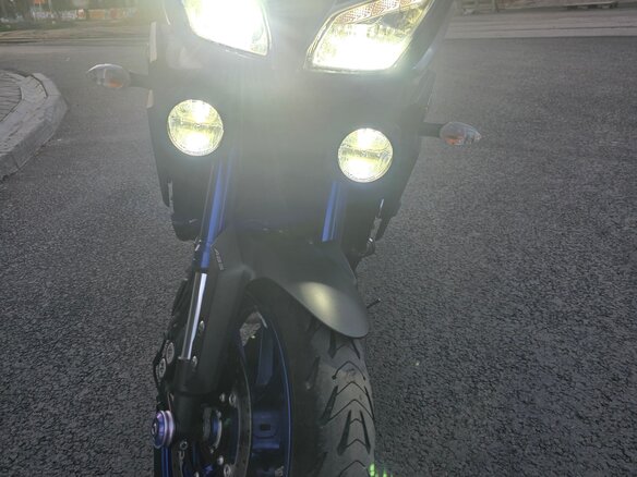 2015 Yamaha MT-09 Tracer (FJ-09), серый, 739000 рублей - вид 4