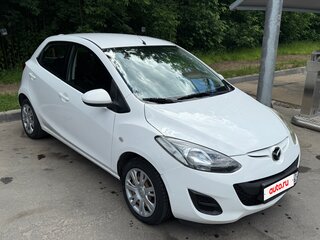 2011 Mazda 2 II Рестайлинг (DE2), белый, 700000 рублей, вид 3