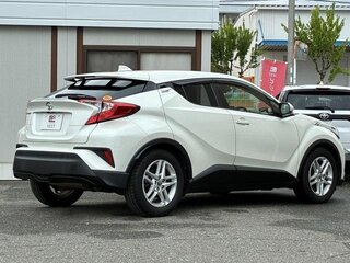 2021 Toyota C-HR I Рестайлинг, белый, 1417009 рублей, вид 5
