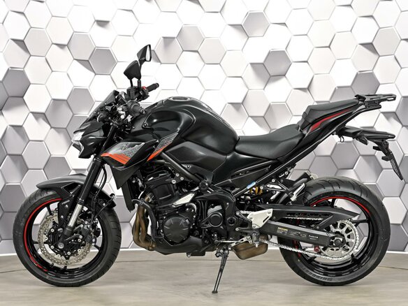 2020 Kawasaki Z 900, чёрный - вид 3