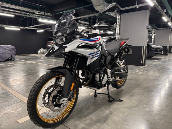2018 BMW F 850 GS, белый, 1150000 рублей - вид 2