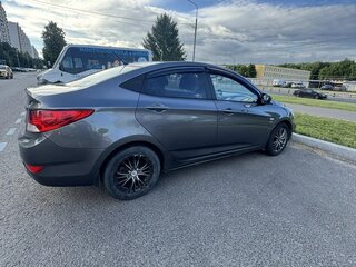 2013 Hyundai Solaris I, чёрный, 720000 рублей, вид 4