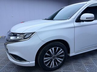 2022 Mitsubishi Outlander III Рестайлинг 3, белый, 2290000 рублей, вид 2