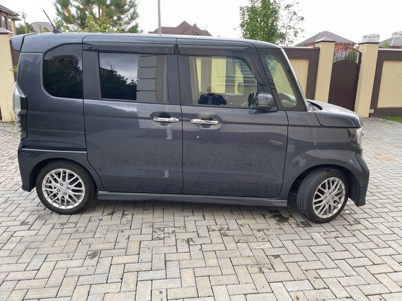 2022 Honda N-BOX II Рестайлинг, серый, 1350000 рублей - вид 1