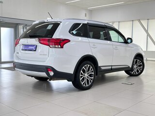 2016 Mitsubishi Outlander III Рестайлинг 2, белый, 1840000 рублей, вид 5