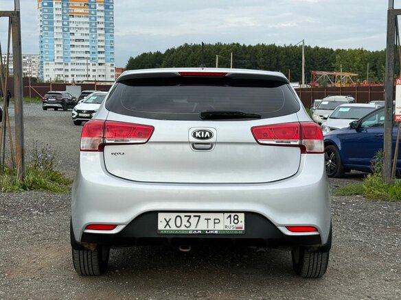 2015 Kia Rio III Рестайлинг, серебристый, 1099000 рублей - вид 6