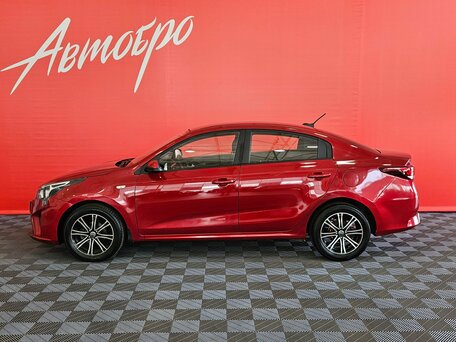 2021 Kia Rio IV Рестайлинг, красный, 1235000 рублей, вид 2