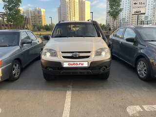 2017 Chevrolet Niva I Рестайлинг, белый, 700000 рублей, вид 4