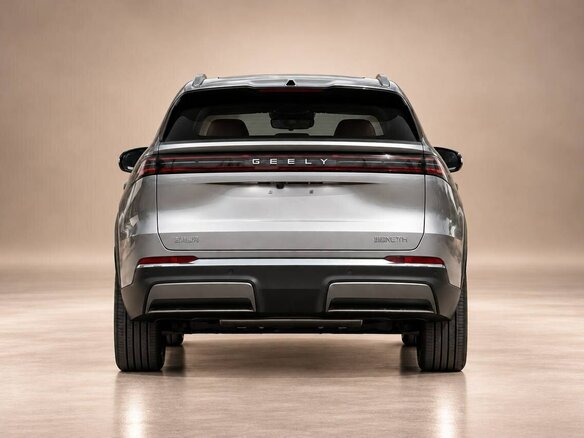 2026 Geely Galaxy M7, серый, 3396000 рублей - вид 3