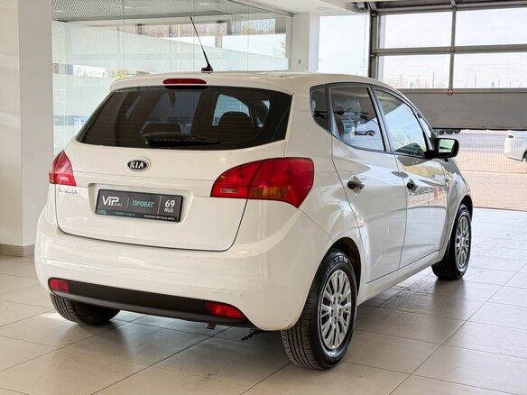 2011 Kia Venga 5-speed I, белый, 647000 рублей - вид 5