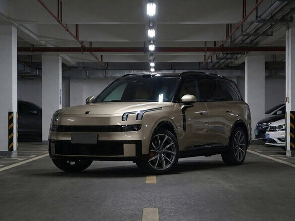 2026 Lynk & Co 900, золотистый, 7550000 рублей